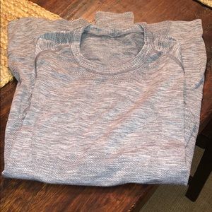 Lululemon Size 8 long sleeve swiftly tech shirt